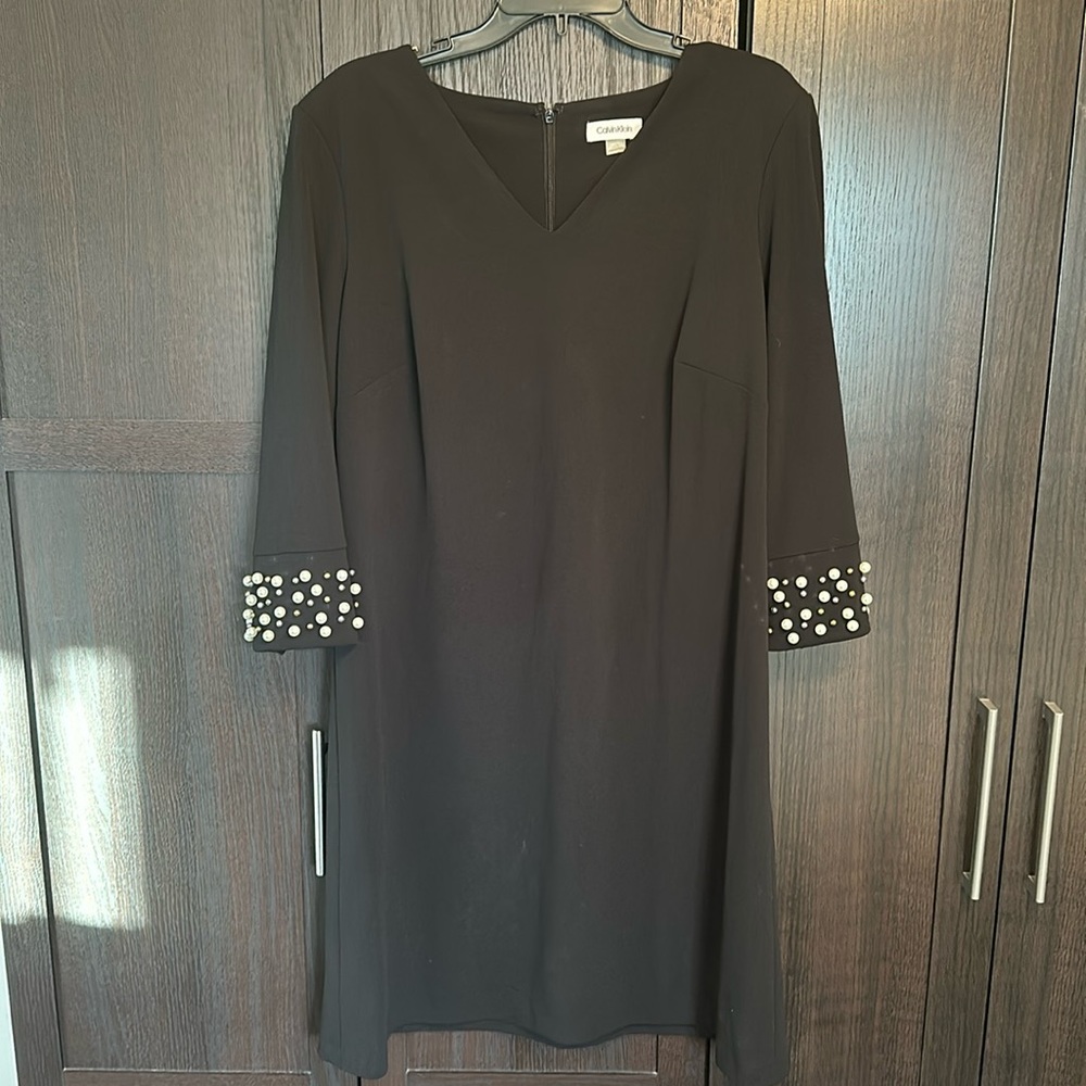 Calvin Klein Women’s Size 14W Black Dress with Quarter Length Sleeves w/ Pearls